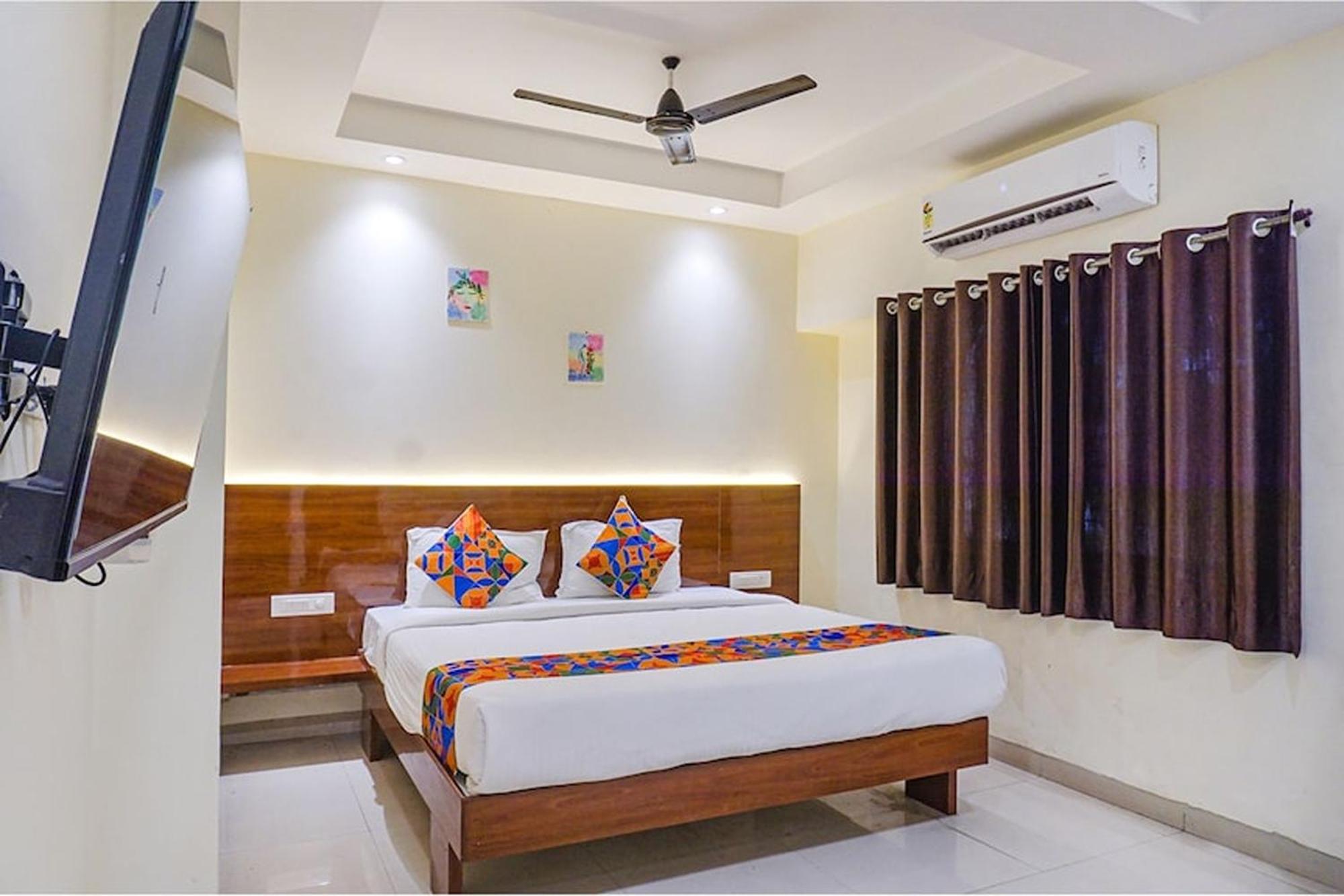 Hotel M K Residency 3*